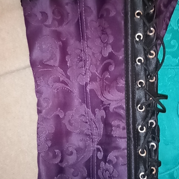 Lingerie - Picture 7 of 11